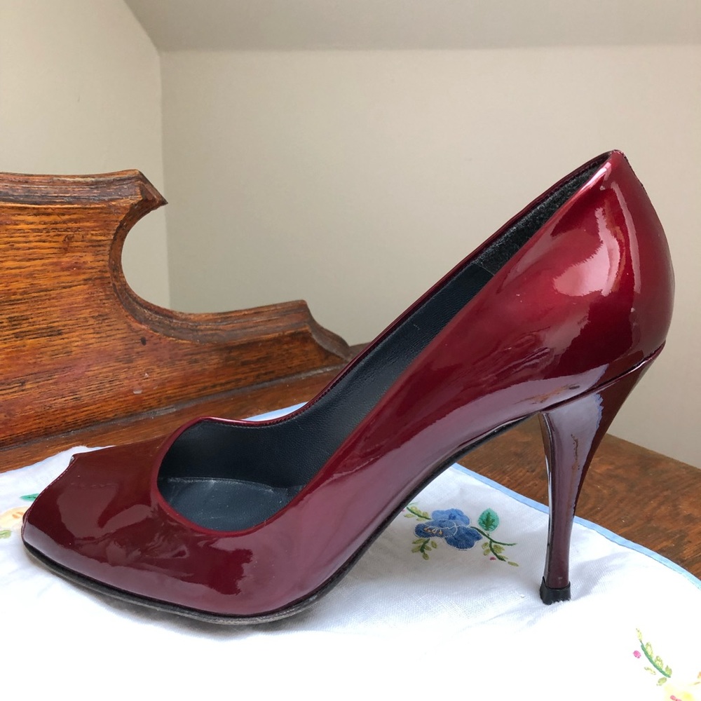 Stuart Weitzman Size 6.5 Ruby Slippers! - image 1